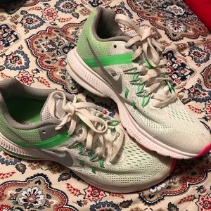 Women’s Nike shoes